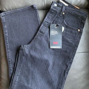 Women’s black denim Levi’s jeans size 28